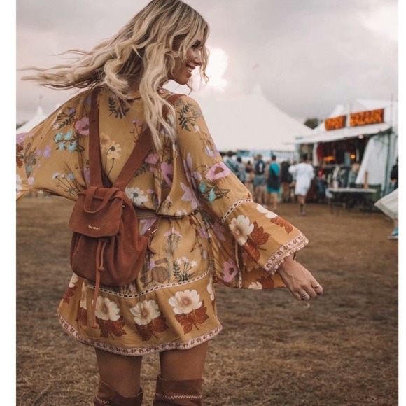 SOLD OUT Boho Gypsy Floral Short Kimono Robe Wrap Top - Picture 3 of 8